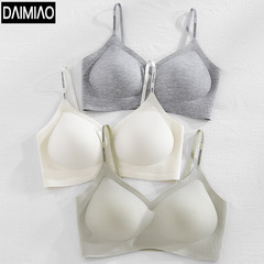 春の新型の無痕下着の女性の無鋼の輪の小さい胸は大きくて胸のパッドのベスト式の内は柔らかくて美しい背中のブラジャーを支えます。