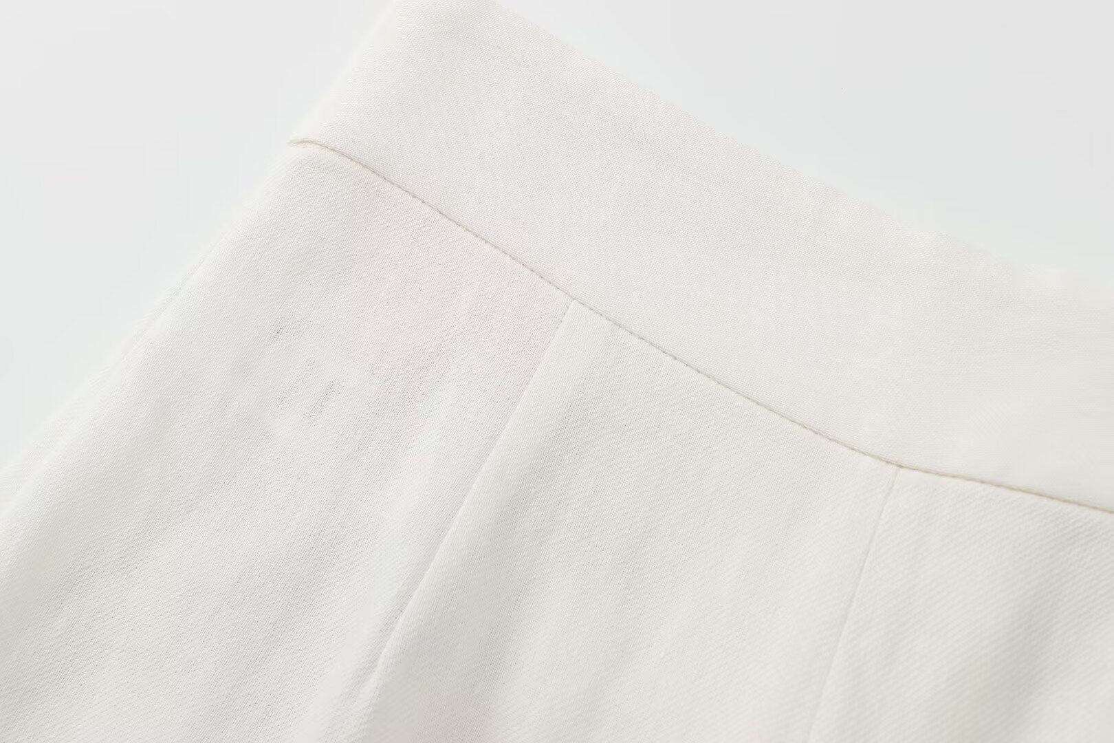 Pantaloni pieghettati in misto lino da donna, stile estivo 2024_voghion.com