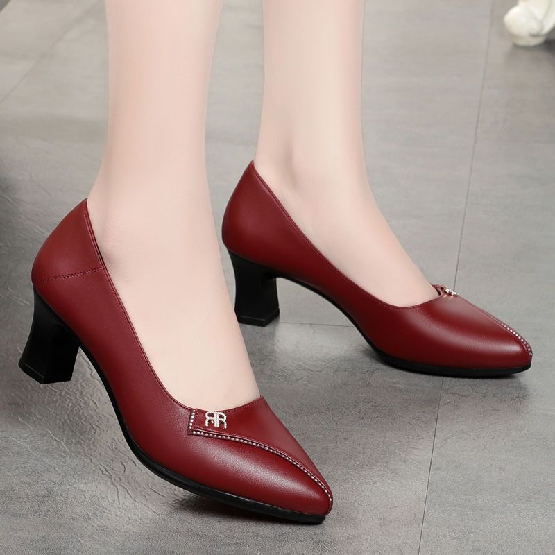 Soft Leather Soft Sole Middle-Aged and Elderly Mother's Shoes for Women 2025 Spring and Autum New Retro Fashion Versatile Thick Heel Small Leather Shoes Soft Leather Soft Sole Middle-Aged and Elderly Mother's Shoes for Women 2025 Spring and Autum New Retro Fashion Versatile Thick Heel Small Leather Shoes