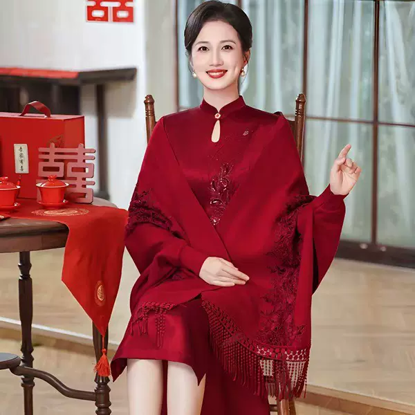 Wholesale Autumn and Winter Shawls for Mother-In-Law to Wear with a Qipao, New Style Red High-End Embroidered Coat Cape for Wedding Guests