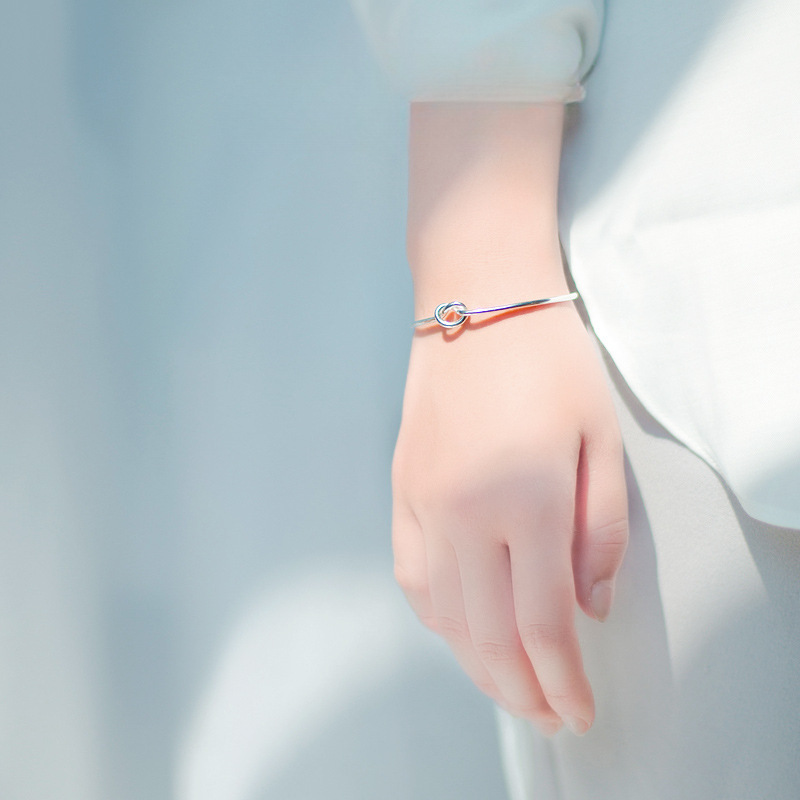 Pulsera de plata de ley 925 pulsera de plata sólida femenina nudo de cuerda apertura simple pulsera de amor joyería