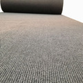 源头工厂地毯坯布毯布涤纶针刺地毯细条纹双条纹五条纹定制