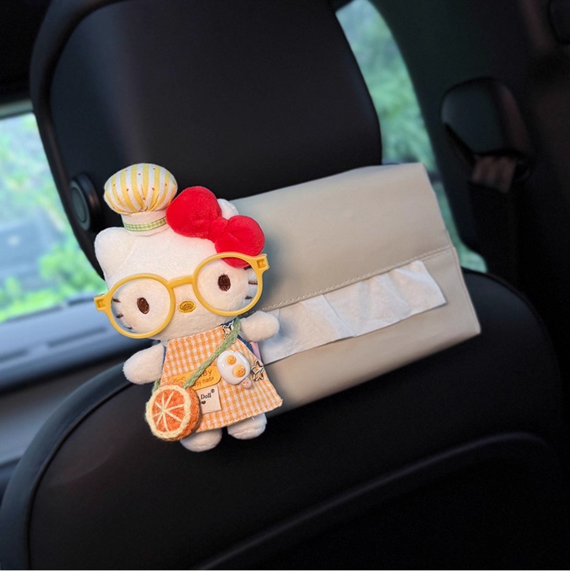 2026 New Model Car Tissue Box, Hanging Type for Car Rear Seat Headrest, High-End and Stylish Design for Women