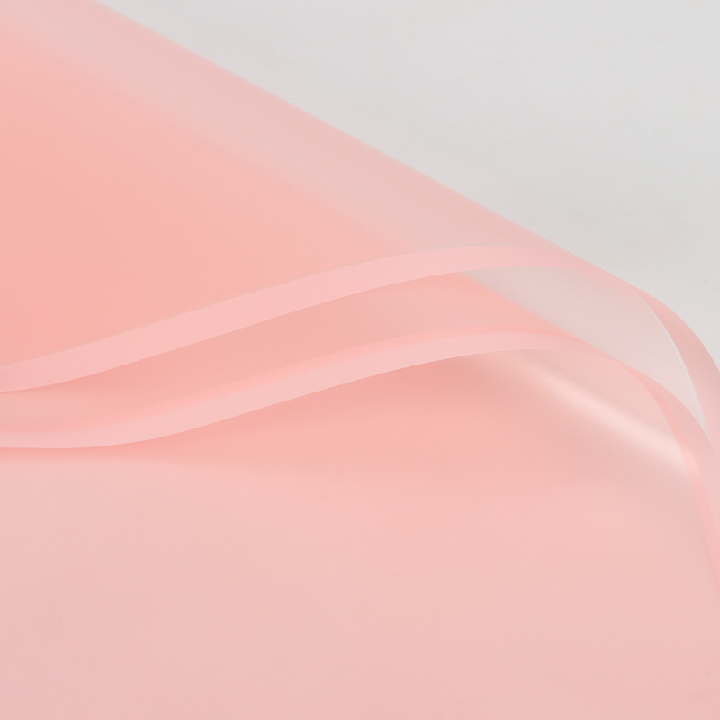 Día de San Valentín chino Ramo impermeable Material de papel de embalaje de flores Paquete de plástico BOPP Película de flores Papel mate de borde de color