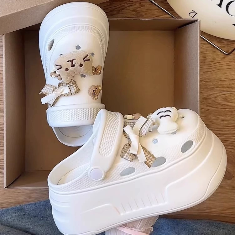 Женские тапочки на очень толстой подошве, летняя верхняя одежда, женские сабо, новые универсальные нескользящие сандалии небольшого размера, увеличивающие рост, 2025 г.