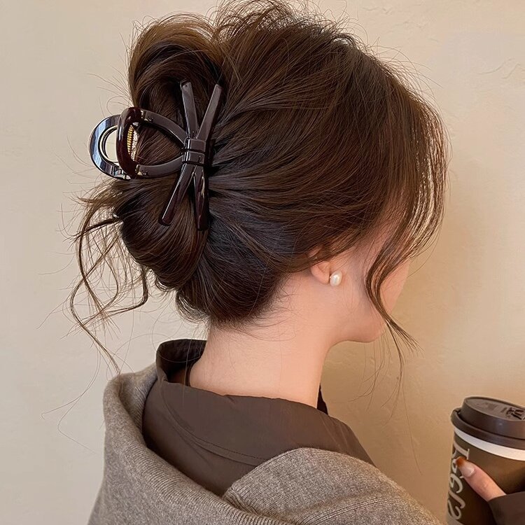 女性用チョコレートカラーリボンクリップ 2025 新しいハイエンドハーフタイヘアサメクリップ後頭部ヘアアクセサリー|undefined