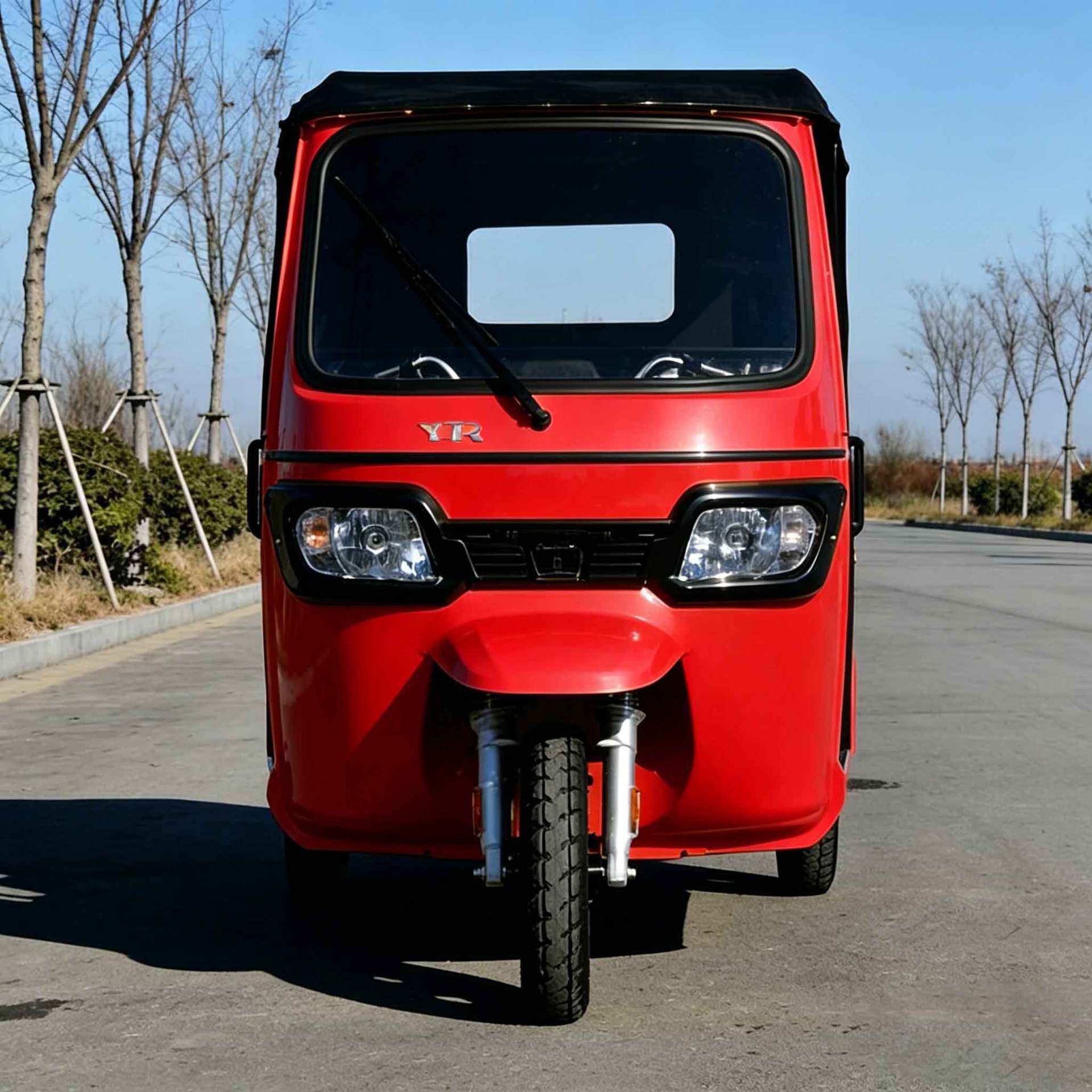 New model of covered fuel-powered three-wheeled passenger vehicle for cross-border export, tuktuk exclusively for taxi operation in Southeast Asia