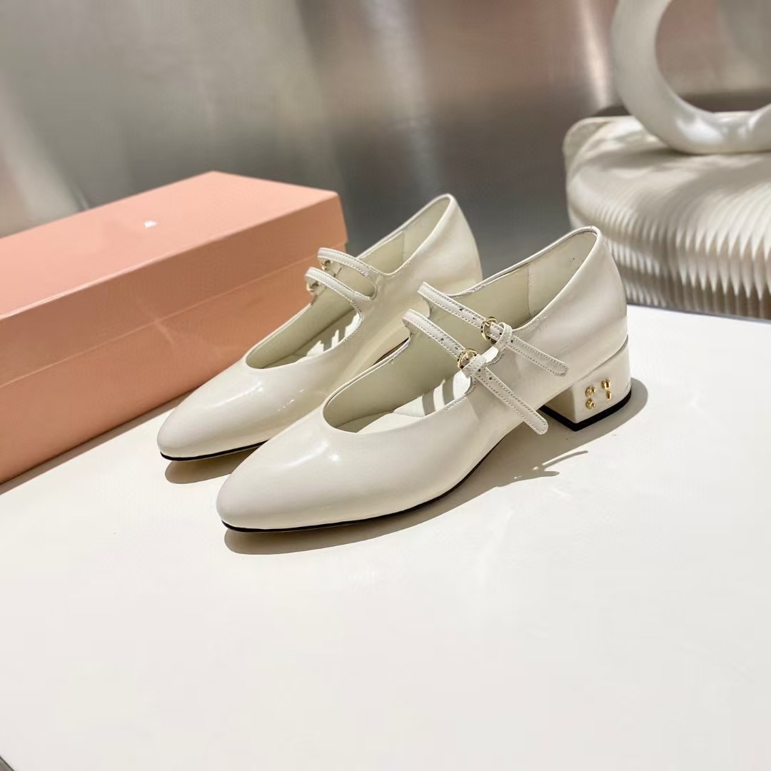 Universal elegant Mary Jane shoes pointed-toe for leisure, wide stable heel, genuine leather, Korean style