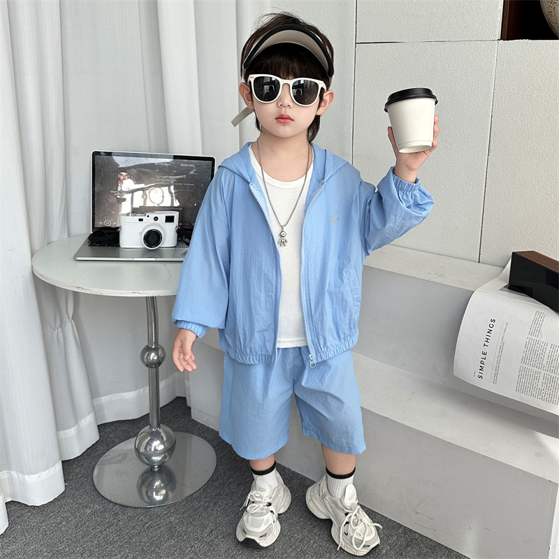 7347 Traje atractivo para niños Pantalones cortos casuales de verano para niños Ropa de protección solar de manga larga Traje exterior delgado para bebés