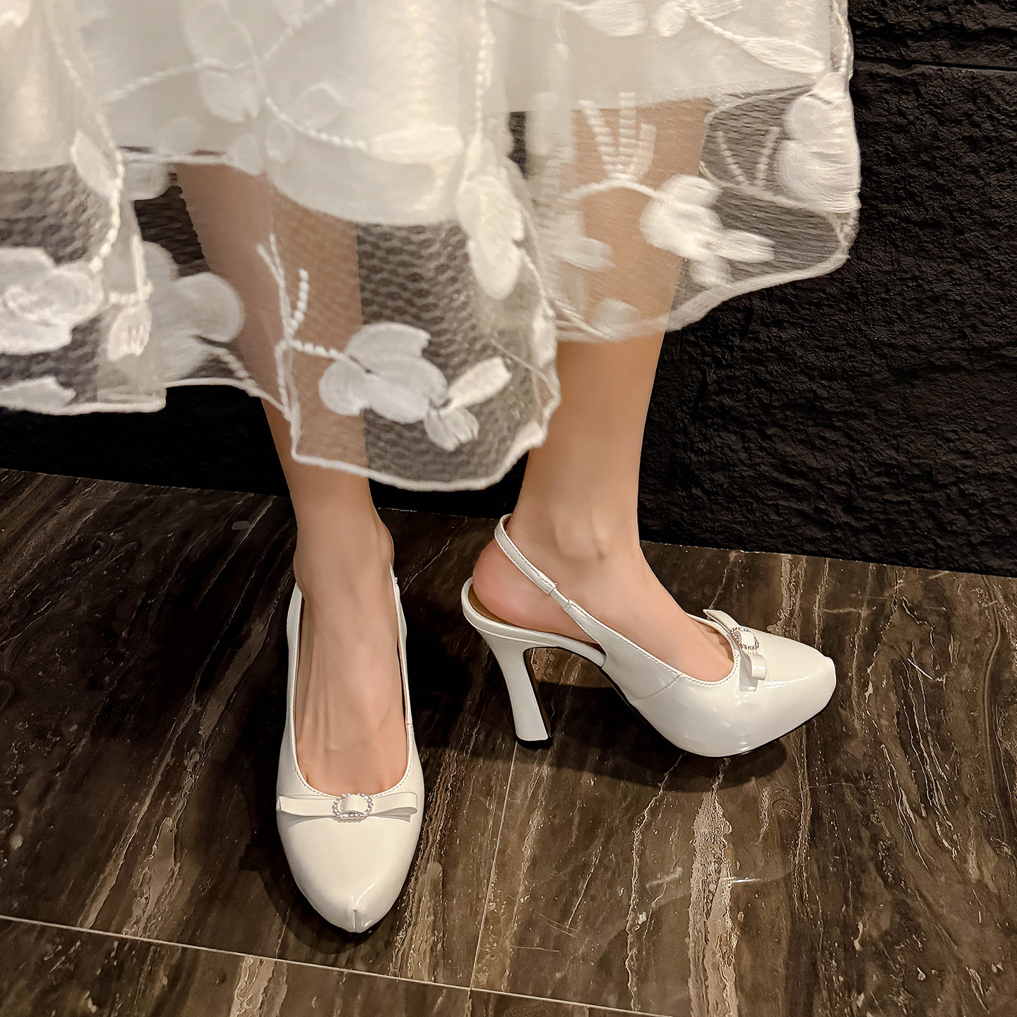 Sandal cao gót nữ mũi nhọn quai ngang gót nhọn 9 cm — màu đen, màu trắng ngà