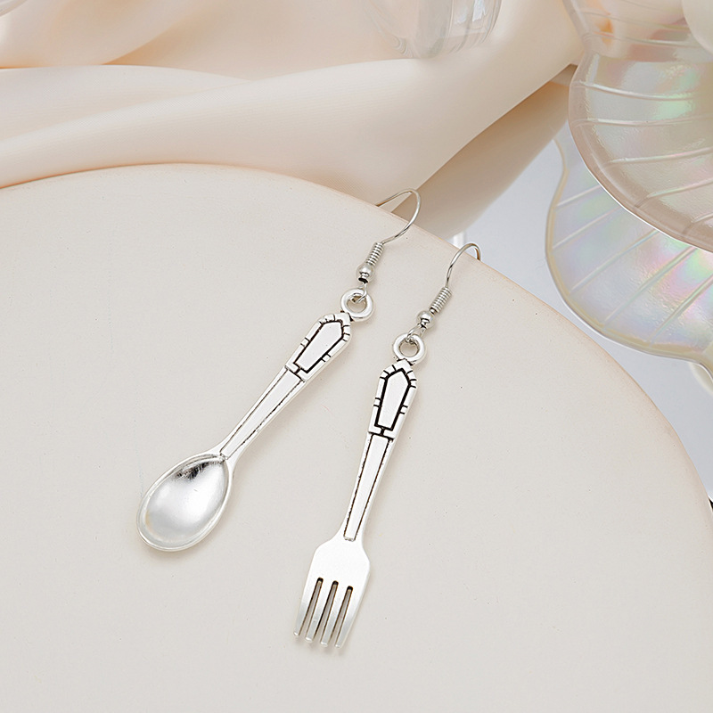 1 Pair Ethnic Style Spoon Fork Asymmetrical Plating Alloy Drop Earrings display picture 4