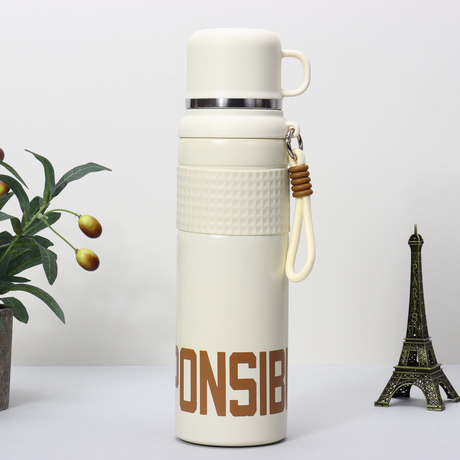 Tetera estofada simple de tres bebidas-beige