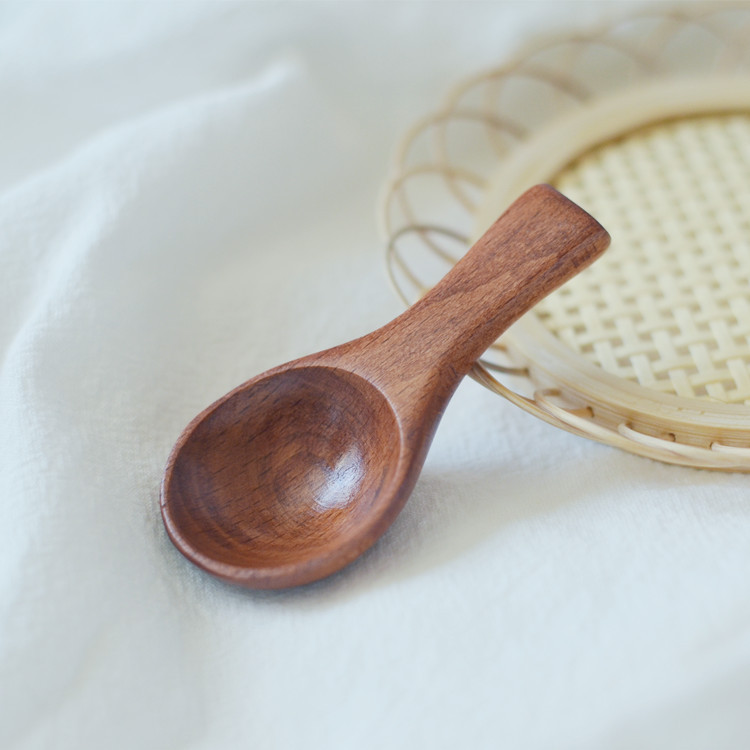 Lançamento de novo produto: Mini medidor de leite em pó, temperos e grãos de café em madeira de faia com cabo semicircular simples._voghion.com