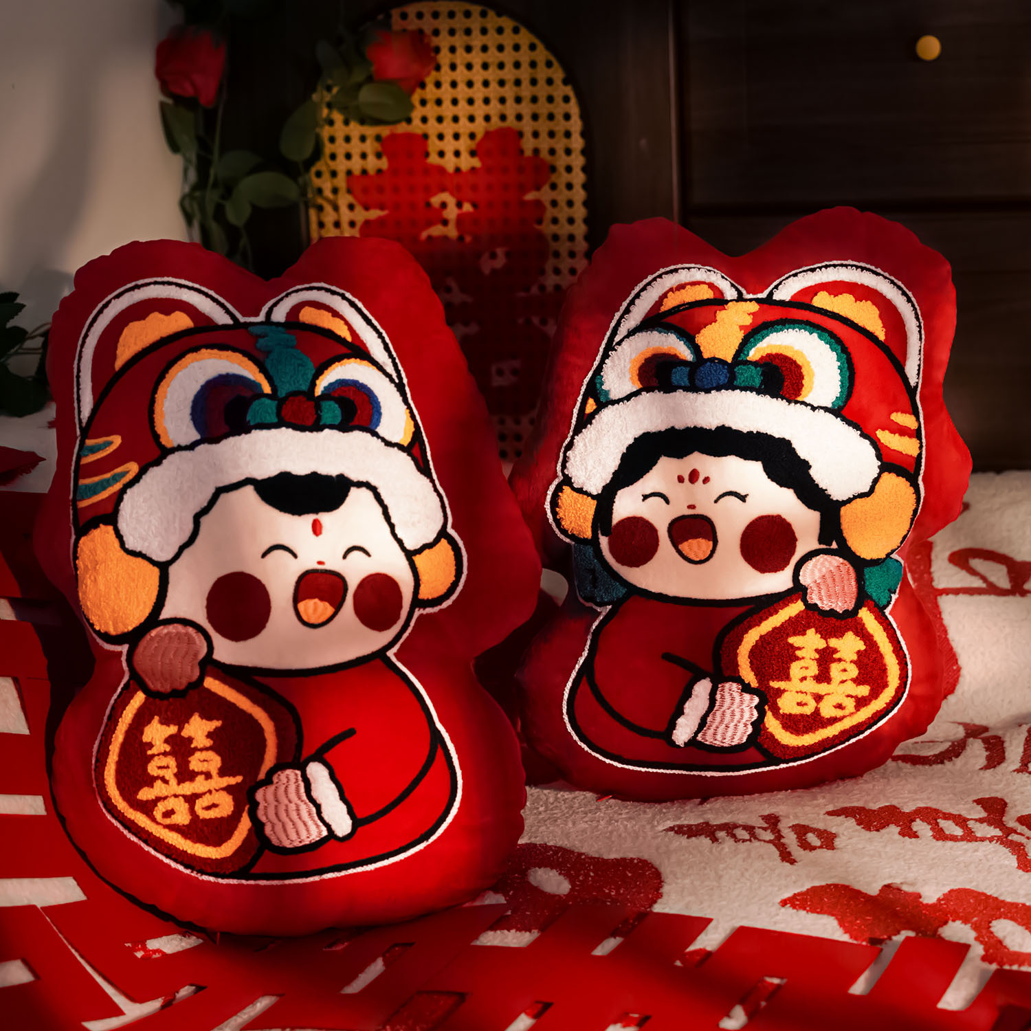 喜字抱枕一对结婚2025新款压床娃娃高档送新人新娘礼物婚庆公仔