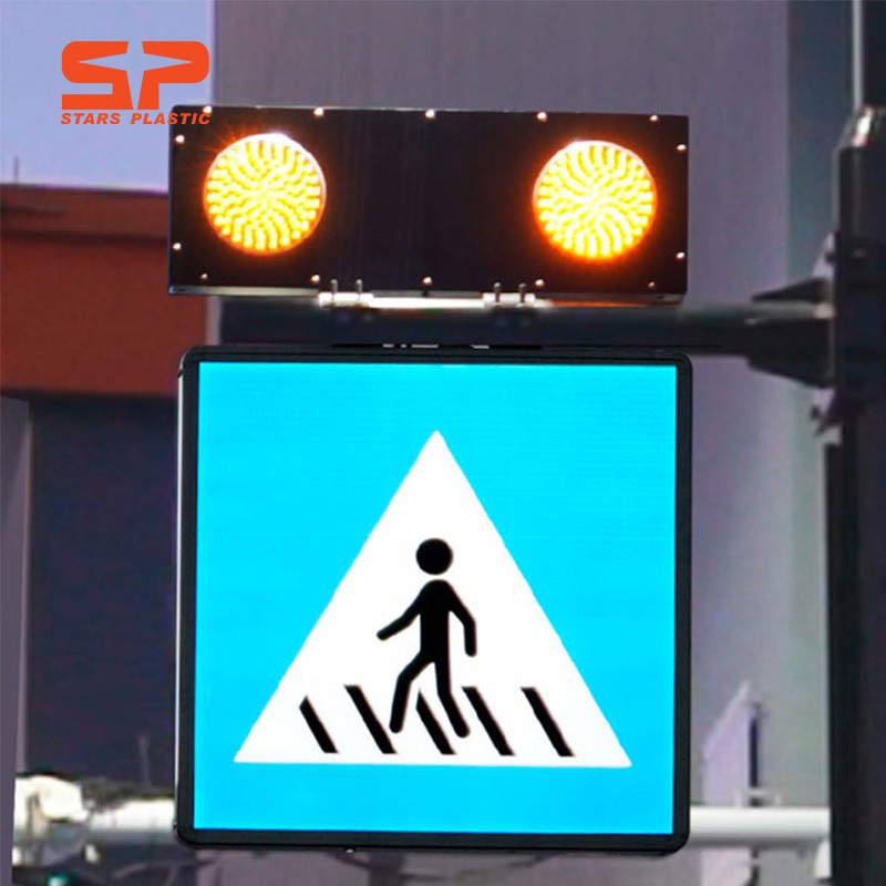 �������е�ϵͳ  ��˺�һ ��ͨ�źŵƱ�־���� �๦���ǻ�·�Ƹ�