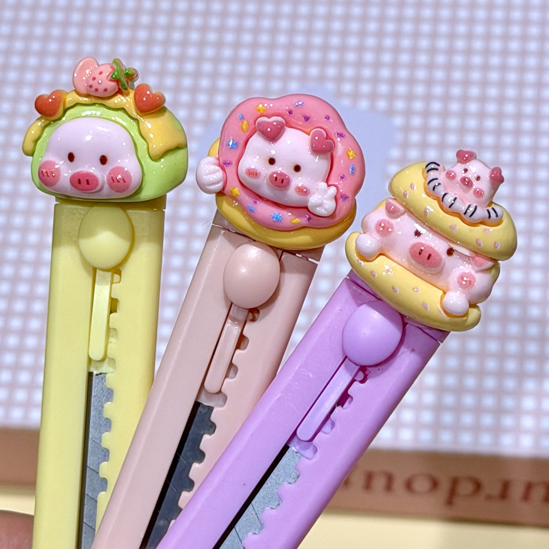 Cuchillo de resina de cerdo en polvo pequeño mini empuje cuchillo de papel pintado cuchillo de entrega rápida cuchillo de corte DIY para estudiantes