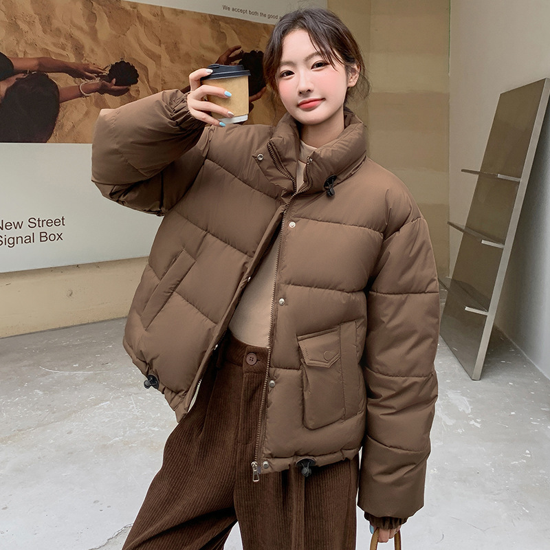 Invierno de nuevo estilo coreano de ropa de algodón caliente y gruesa de cuello corto de pan abrigo a prueba de viento pequeño estilo de moda image 9