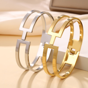 新款供电商跨境热卖钛钢手镯欧美简约镂空高级感镀金不掉色手饰女