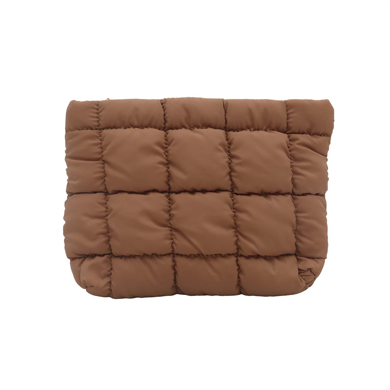 Bolso cosmético plisado de moda 2025 primavera nuevo estilo estilo occidental color caramelo pequeño bolso cuadrado femenino bolso casual coreano embrague