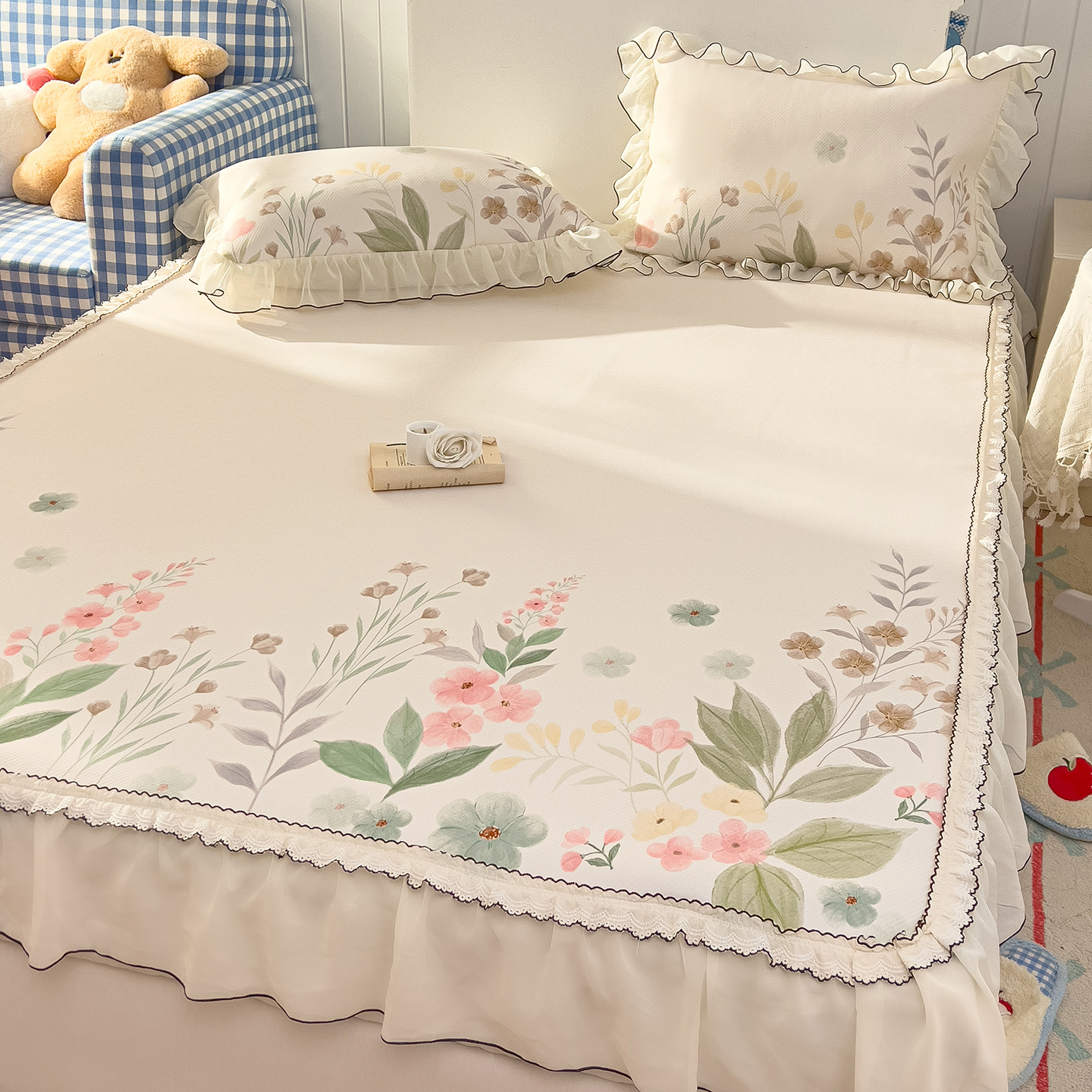 A clase de verano frío frijoles cama de frijoles falda de cama de cuatro piezas set lavable princesa aire acondicionado suave alfombra de seda de hielo