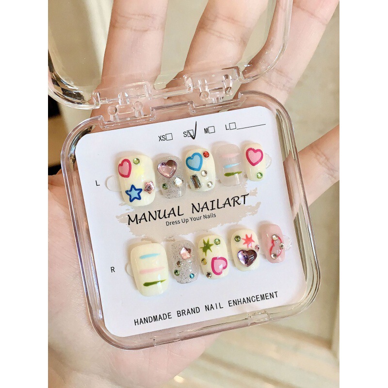 [original Real Shot] Purely Handmade Wearable Nails, Retro and Cute Y2k Millennium Sexy Hand-painted Manicure, Short Style, Versatile