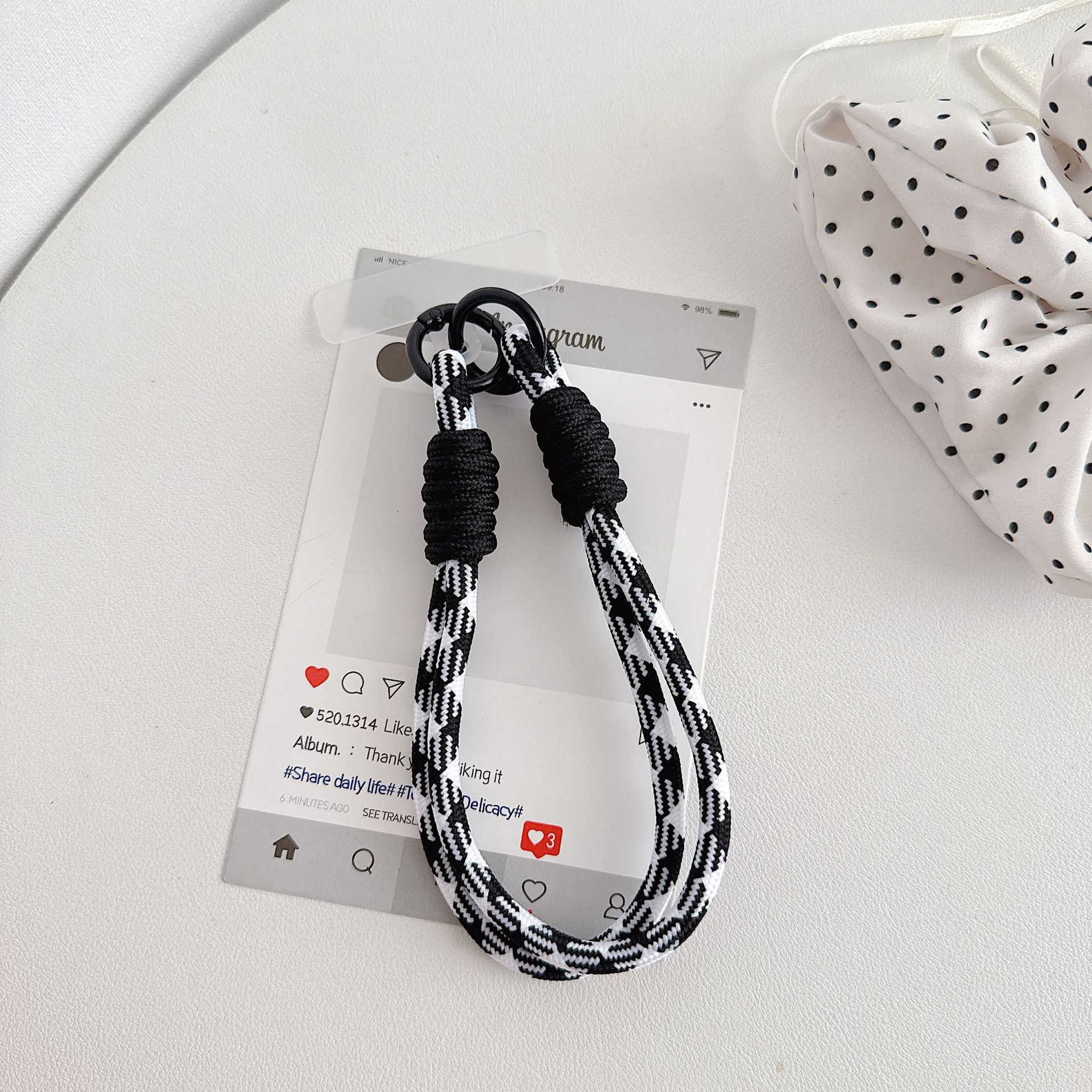 Boutique hecho a mano de alta gama para teléfono móvil cadena para colgar mujer estilo ins ligero lujo doble color muñeca cadena para teléfono móvil de moda/cuerda corta