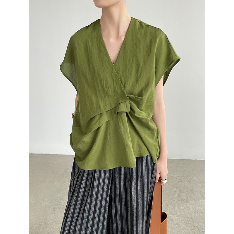 Taochuan 26 Summer V-Neck Design with Small Flutter Sleeves Women's Relaxed Pleated Sleeveless Top 26057 Taochuan 26 Summer V-Neck Design with Small Flutter Sleeves Women's Relaxed Pleated Sleeveless Top 26057