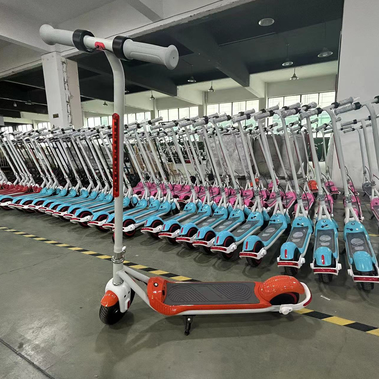 NUEVO Scooter eléctrico 2023 superventas de 6,5 pulgadas coche eléctrico para niños adolescentes Scooter