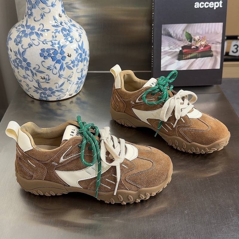 Zapatos de entrenamiento de 5 cm de altura de Shuangxiang para mujeres, nuevos zapatos de ballet casuales retro versátiles.