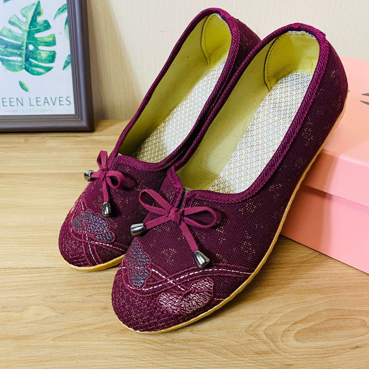 Новые старые Beijing cloth shoes вышитые цветы дамы обувь этнический стиль говяжий тендон низко-скользящие плоские половые танцевальные туфли супер мягкая подошва материнские туфли