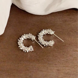 戒指;项链;耳钉