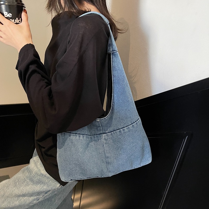 Bolso de mezclilla de gran capacidad 2025 nuevo bolso de hombro casual de primavera de moda bolso de axila retro literario al por mayor