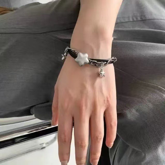 メタリックスターラブボタンヘビーデューティーブレスレット、ハイエンド、絶妙、多用途、甘いニッチ、軽い高級デザインアクセサリー|undefined