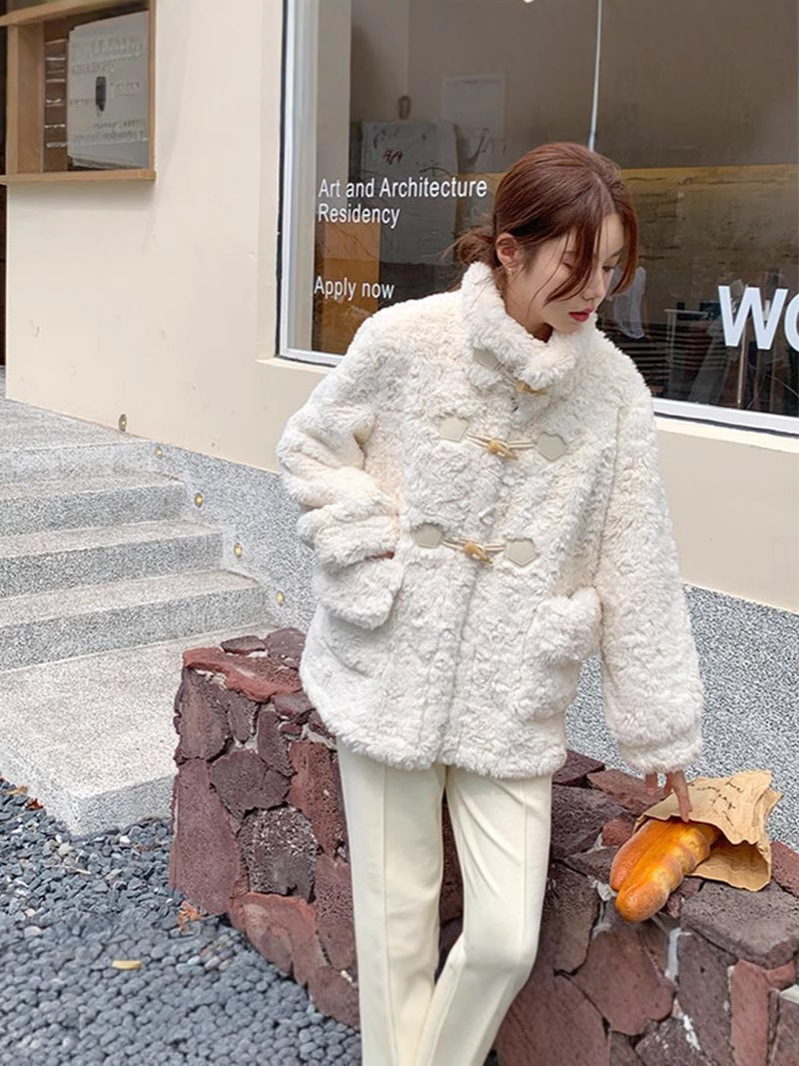 2025年冬新作 模造ウサギ毛皮コート レディース 韓国風 ゆったり ホーンボタン ラムウール風 おしゃれ 模造毛皮コート