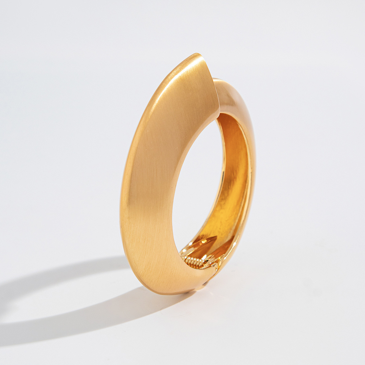 78g Weight Bangle Classification Alloy Chain Material 1 Piece Quantity Daily Occasion Alloy Material Irregular, Solid Color Pattern All Seasons Season Women's Gender Plating Design Simple Style Style Simple Style Irregular Solid Color Alloy Bangles Wholesale 8