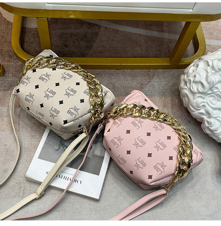 Xiaoxiangfeng handbag 2023 new mobile phone bag crossbody bag women's large capacity cosmetic bag printed shoulder bag_voghion.com