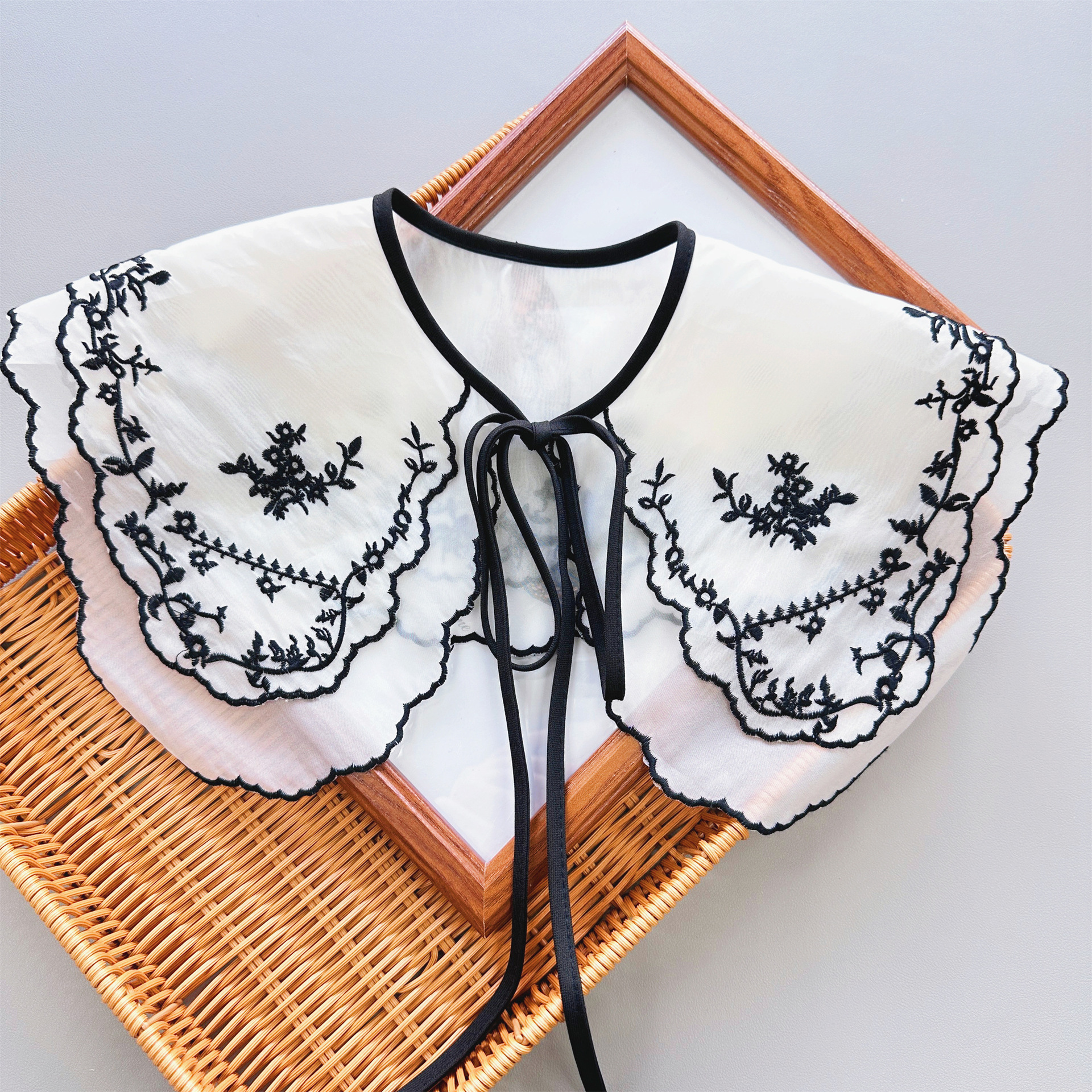 Nuevo estilo japonés fresco blanco encaje collar flor bordado doble capa malla encaje collar falso fábrica al por mayor image 7
