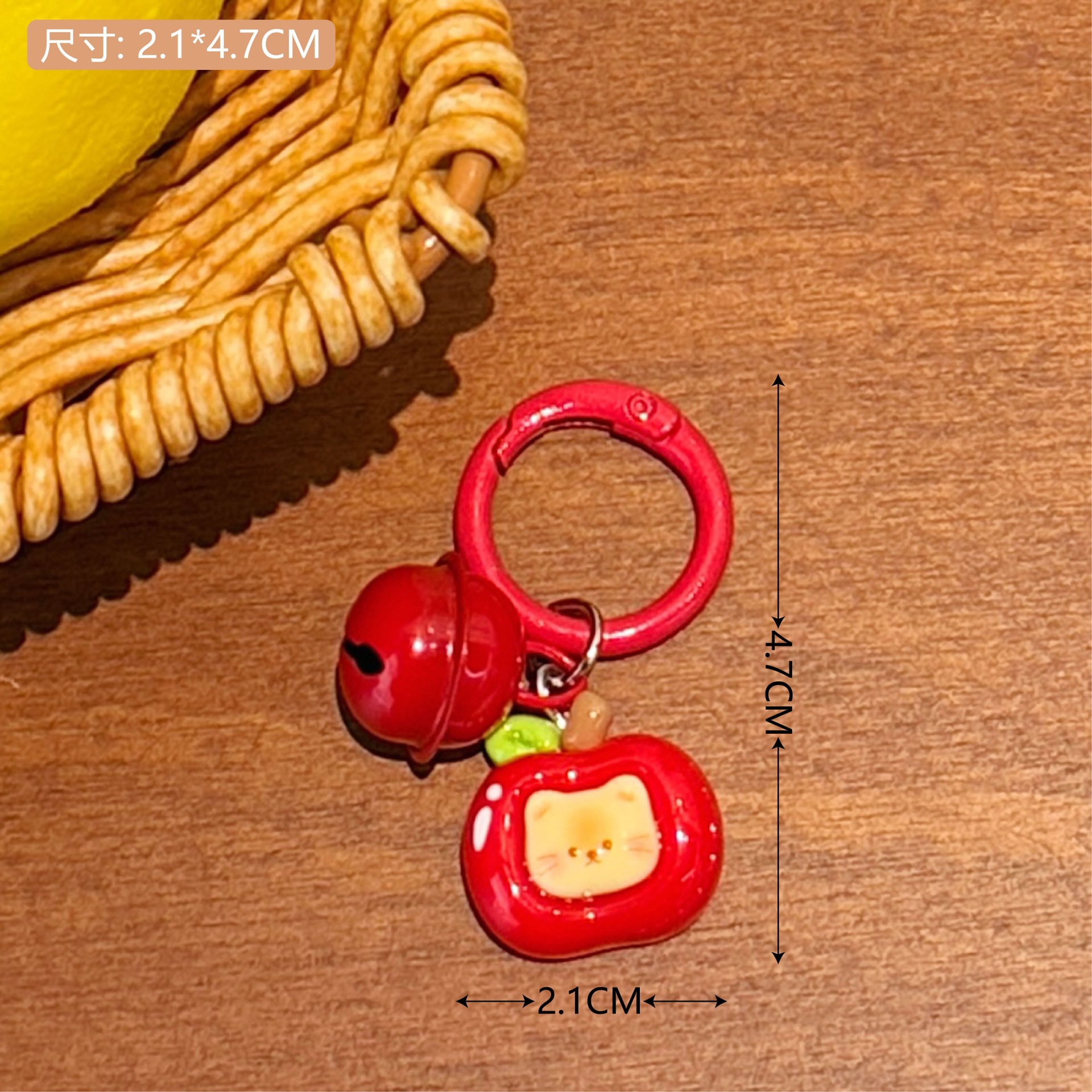 4 colgante de campana de gatito de manzana
