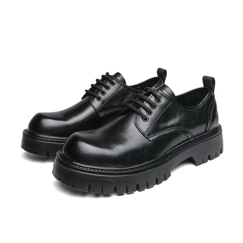 Zapatos de hombre de cuatro estaciones, zapatos de cuero casuales de tamaño grande transfronterizo, moda de moda, zapatos de cuero de suela gruesa juvenil, zapatos de novia brillante, moda de zapatos de boda