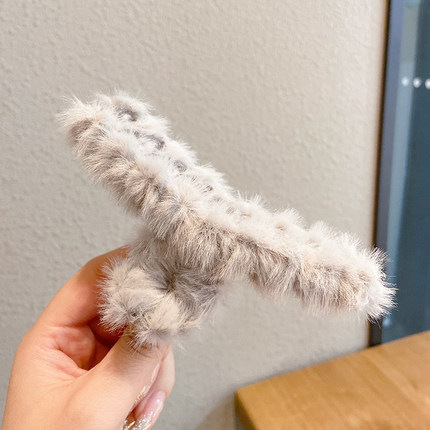 Clip de tiburón de gran tamaño elegante clip de pelo updo 2024 nuevo clip de celebridad de Internet tocado retro simple horquilla para mujeres