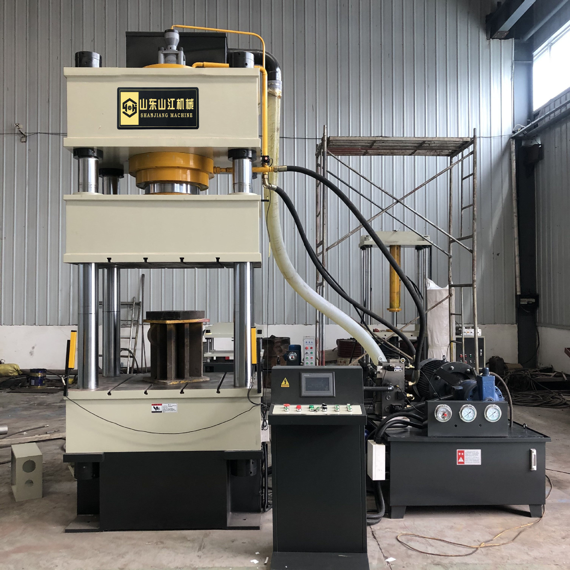 负责安装200吨塑料菜板成型液压机 EVA头盔拉伸四柱压力机价格