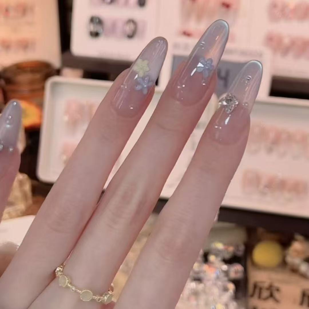 [Flores azules] Flores azules en primavera, uñas de uñas hechas a mano, sensación de alto nivel, blanco desmontable