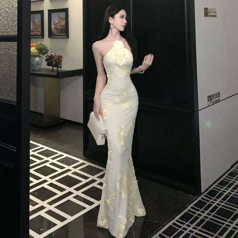 Halter Neck, Backless, Stereo Flowers, Figure-Flattering, Slim-Fitting Fishtail Long Skirt, Mesh, Elegant and Elegant, High-End Birthday Dress