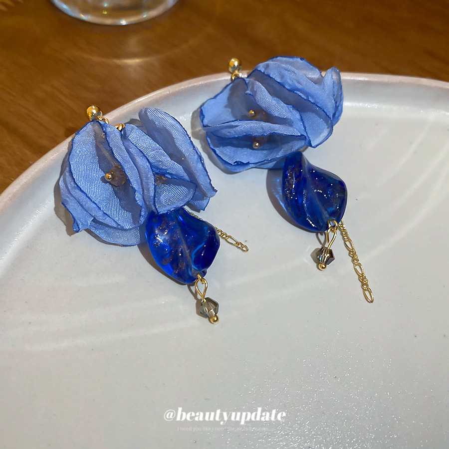 Pendientes de borla de flores de gasa de tela de aguja de plata Pendientes de estilo de vacaciones junto al mar Pendientes frescos y dulces para mujer Sense de diseño nicho