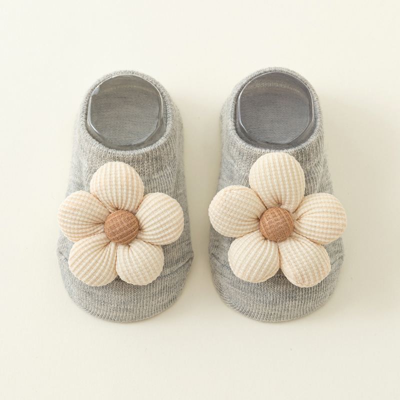 Серый цветок