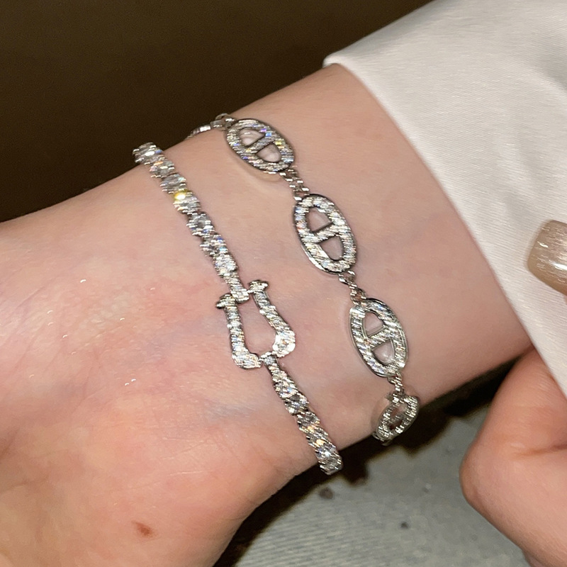 Pulsera de letras de ácido acético de circón Moda exquisita pulsera de viento frío ligero lujo temperamento de alta gama al por mayor