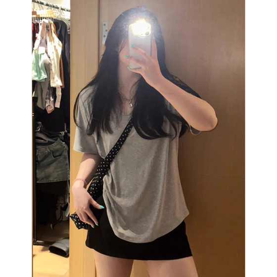 White V-neck Short-sleeved T-shirt Women's Summer 2025 New Loose Solid Color Base Shirt with Spice Girl Student's Top Trendy