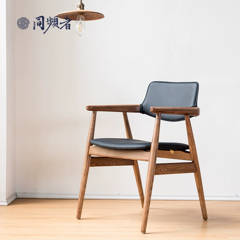 Подлокотник твердой древесины домочадца такой же частоты Простой назад обедая стул/Древесина золы/полное отполированное тело