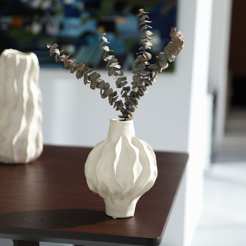 Vaso de cerámica medieval minimalista francés crema retro viento tranquilo decoración de la sala de estar en flores secas decoración floral