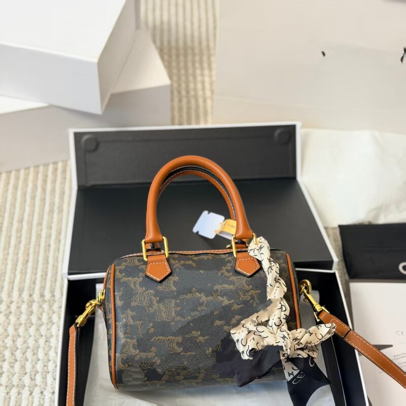 Cross-border original label Lisa Lin pillow bag Boston cowhide monogram bag crossbody shoulder handbag for women Cross-border original label Lisa Lin pillow bag Boston cowhide monogram bag crossbody shoulder handbag for women
